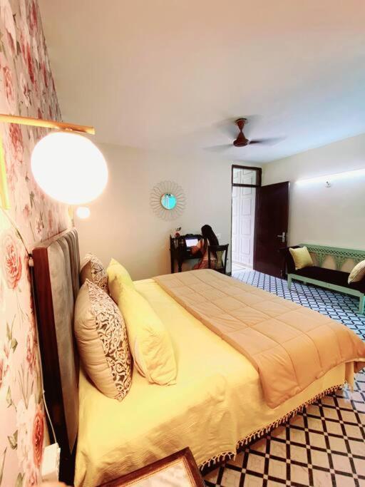 Sukoon ,cozy ,private & Regal Terrace * New Delhi